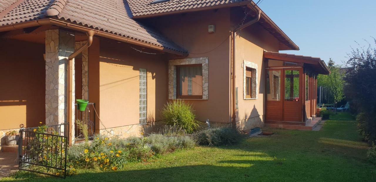 Szent László Budapeste Exterior foto